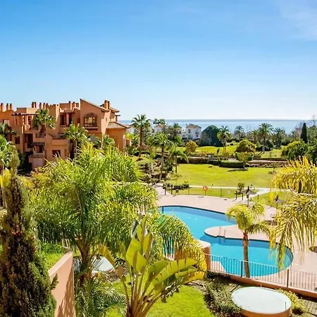 Marbella Seaview Penthouse , Terrace, Pools & Walk To The Apartmán Estepona