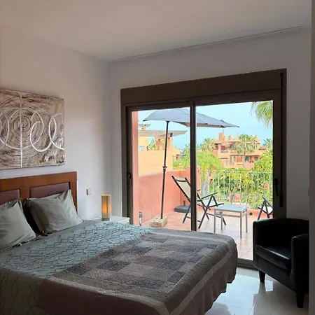 Marbella Seaview Penthouse , Terrace, Pools & Walk To The Apartmán