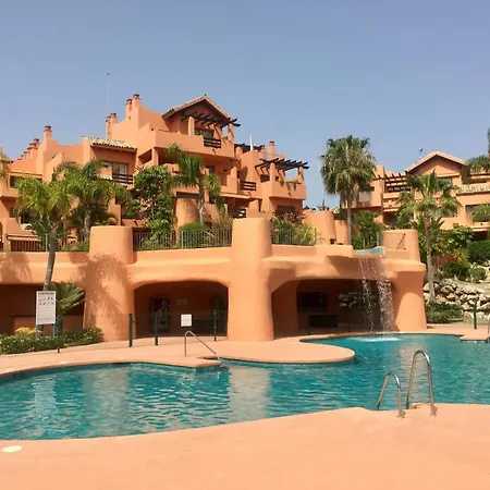 Marbella Seaview Penthouse , Terrace, Pools & Walk To The Apartamento *